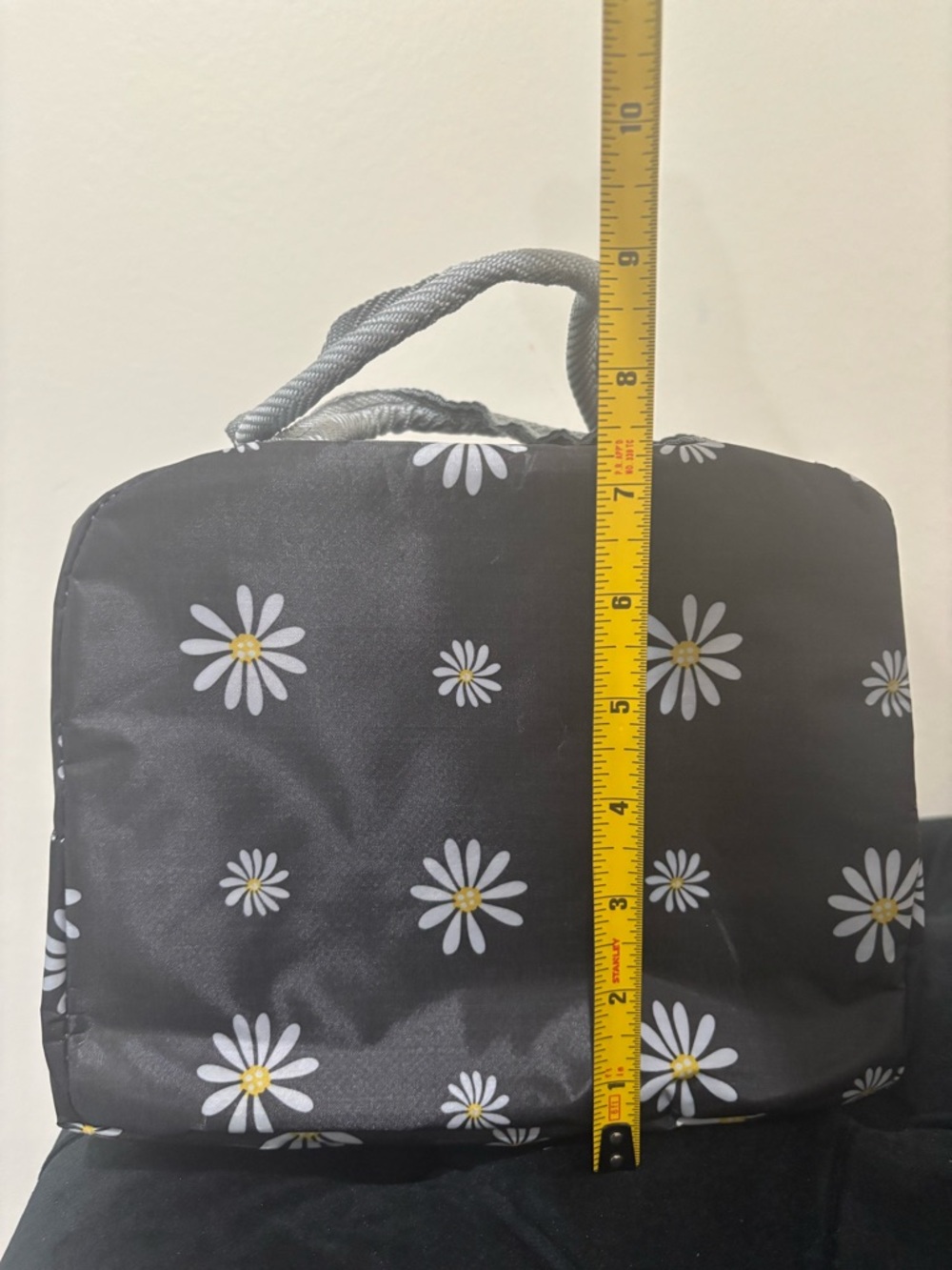 Black Daisy Print Lunch Bag - Picture 7 of 8